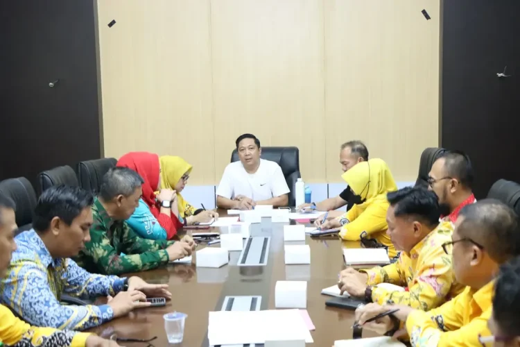 Sekretaris Daerah Lampung Tengah Welly Adiwantra mengadakan Rapat Optimalisasi Pelayanan Publik pada MPP Lampung Tengah yang bertempat di ruang rapat sekda pada Kamis 3 Juli 2025. | Foto : Instagram Pemkab Lamteng