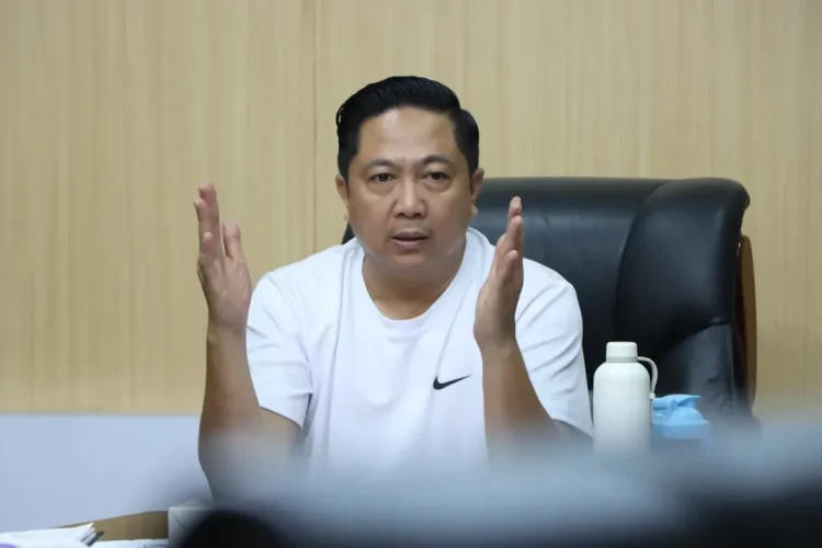 Sekretaris Daerah Lampung Tengah Welly Adiwantra mengadakan Rapat Optimalisasi Pelayanan Publik pada MPP Lampung Tengah yang bertempat di ruang rapat sekda pada Kamis 3 Juli 2025. | Foto : Instagram Pemkab Lamteng