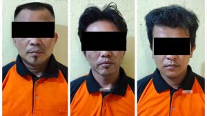 Polsek Padang Ratu berhasil mengamankan tiga orang warga yang kedapatan tengah mengonsumsi narkotika jenis sabu di salah satu rumah di Kampung Padang Ratu, Kecamatan Padang Ratu, Kabupaten Lampung Tengah, pada Jumat (4/7/2025) sekitar pukul 00.30 WIB.